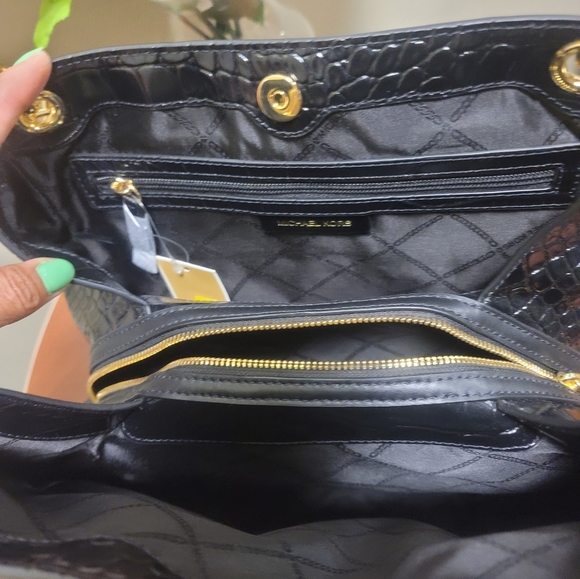 MICHAEL KORS Kensington Large Embossed Handbag Black - Picture 13 of 16